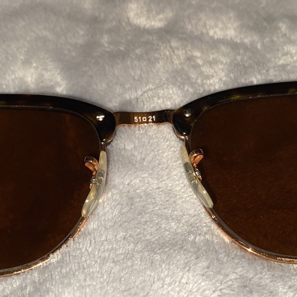 SOLD - Ray-Ban Authentic Clubmaster Tortoise Frame Sunglasses - GUC. - Picture 9 of 16
